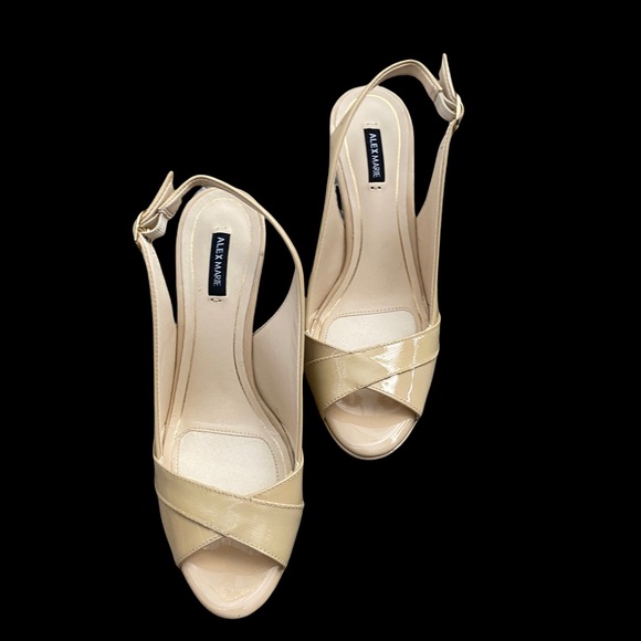 Platform beige sandals - Picture 3 of 6